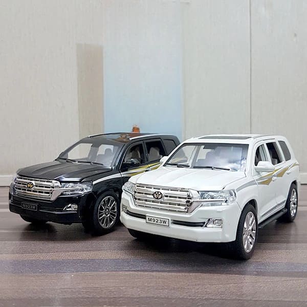 Diecast Land Cruiser SUV With Lights & Sound 1:24 Scale