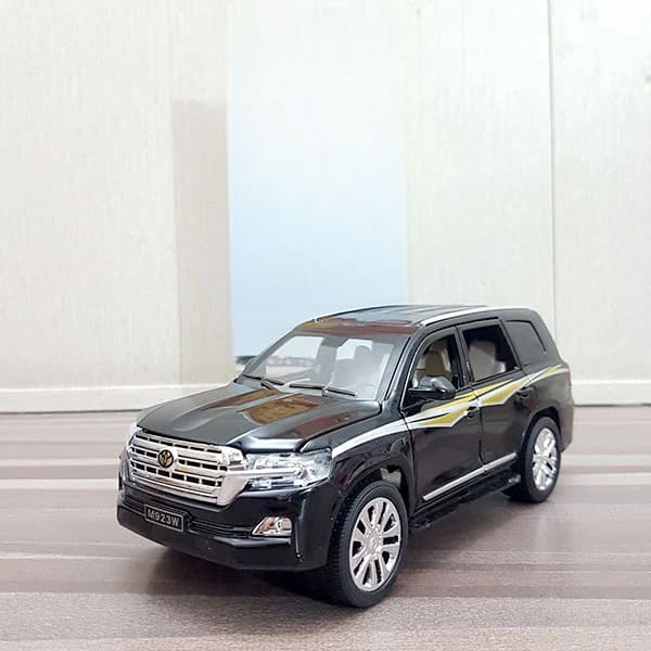 Diecast Land Cruiser SUV With Lights & Sound 1:24 Scale