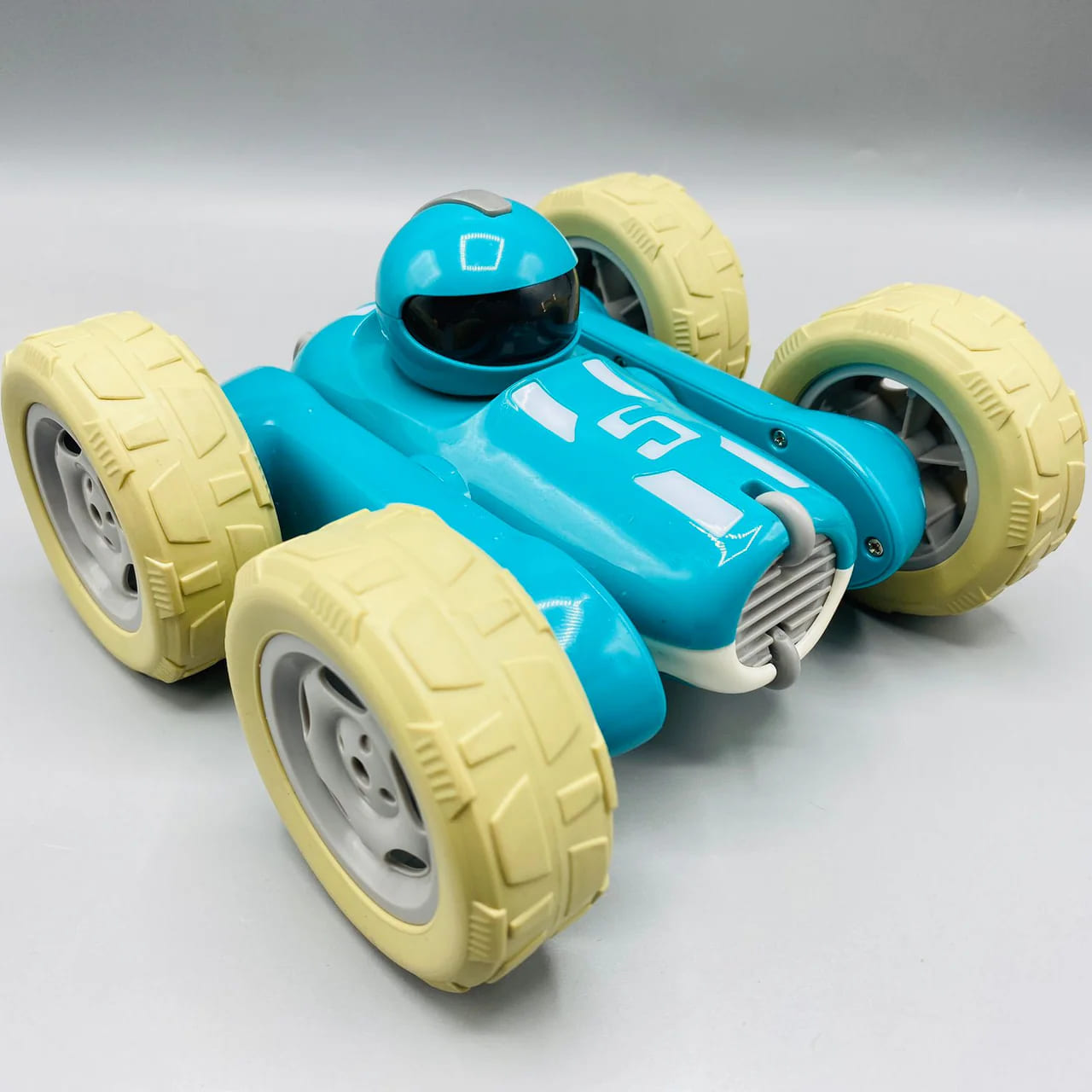 1:24 4WD 2.4GHZ RC Stunt Car